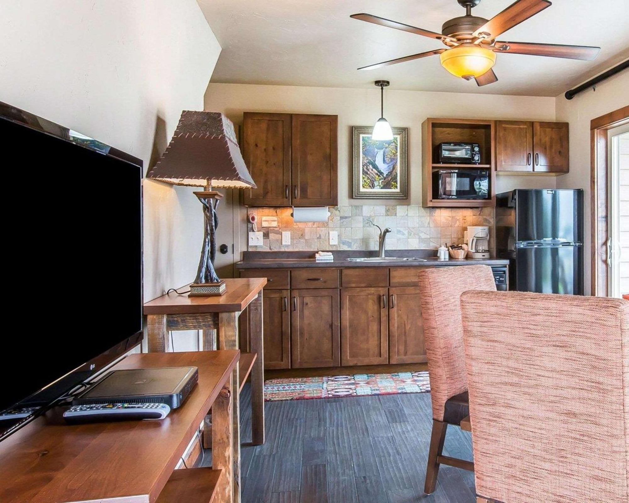 Yellowstone Valley Lodge, Ascend Hotel Collection Pray Esterno foto